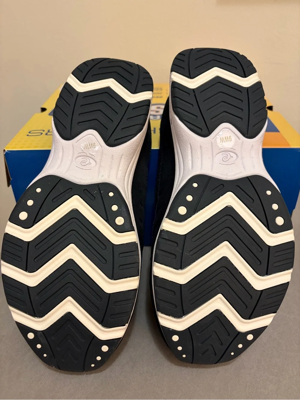 Women’s Easy Spirit Navy Mule Shoe